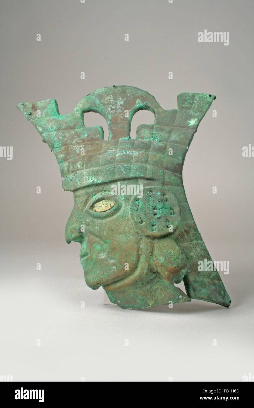 Profil Krieger Gesicht. Kultur: Moche (Loma Negra). Abmessungen: H.8 1/2x W. 7 5/8 x 2 in. D. (21.6 x 19.3 x 5.1cm). Datum: 390-450. Museum: Metropolitan Museum of Art, New York, USA. Stockfoto