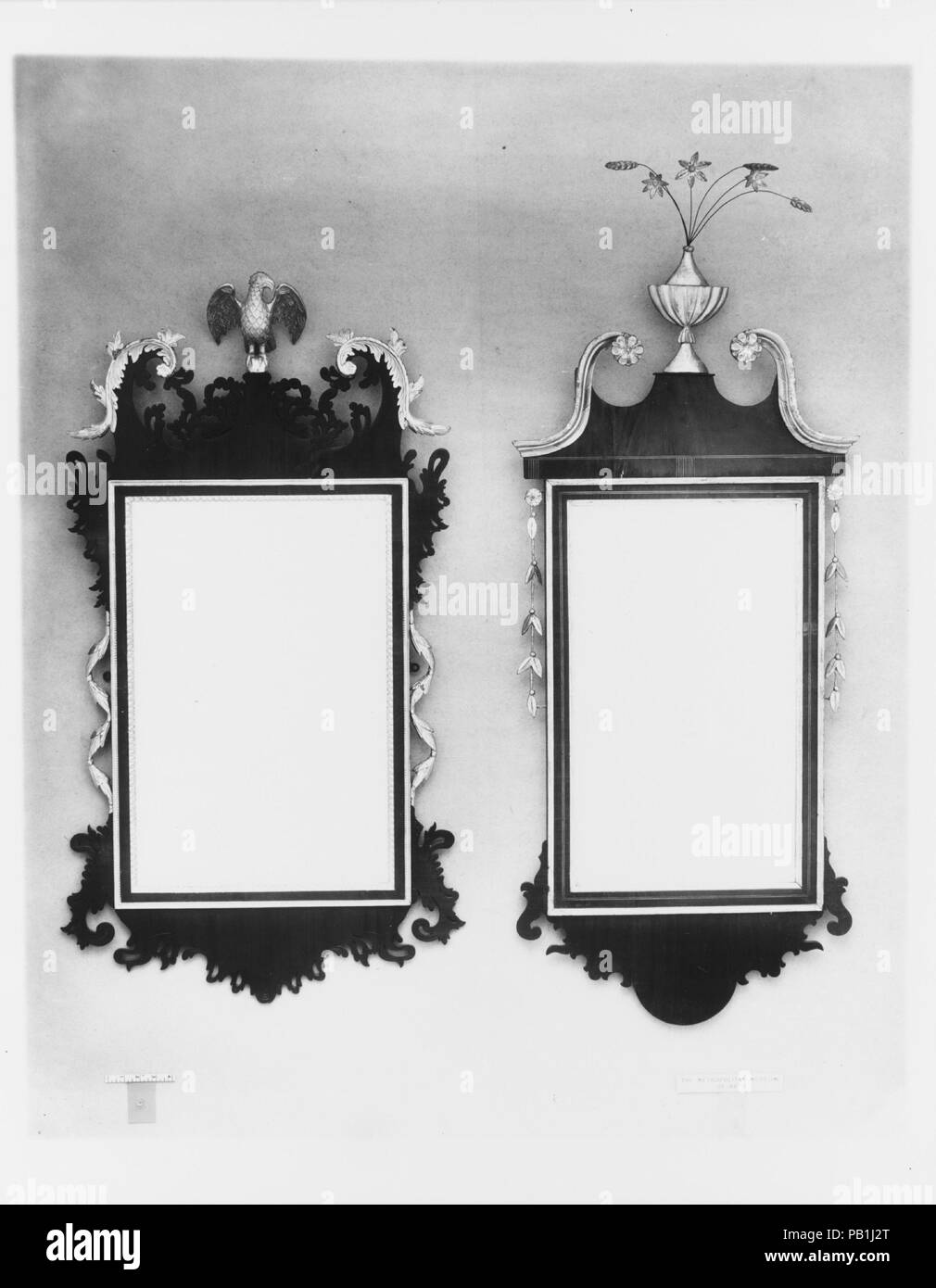 Looking Glass. Abmessungen: 47 x 23 in. (119,4 x 58,4 cm). Datum: 1790-1800. Museum: Metropolitan Museum of Art, New York, USA. Stockfoto