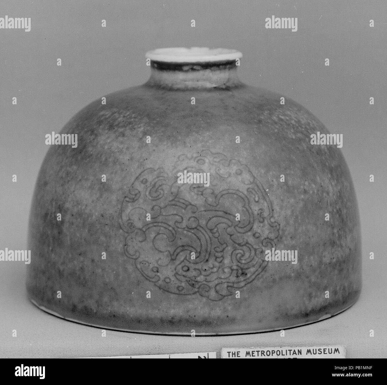 Writer's Flasche Wasser. Kultur: China. Abmessungen: H. 3 1/2 in. (8,9 cm); Durchm. 5 in. (12,7 cm). Museum: Metropolitan Museum of Art, New York, USA. Stockfoto