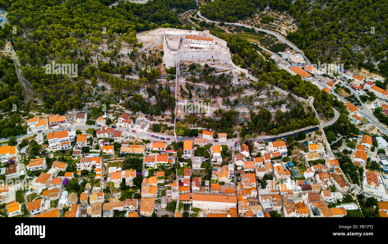 Fortica oder Tvrđava Španjolo (Spanisch Fort), Stadt Hvar, Kroatien Stockfoto