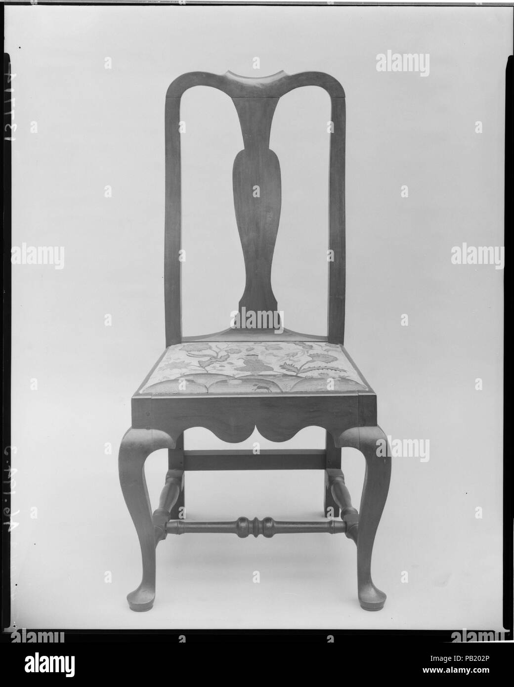 Side Chair. Kultur: American. Abmessungen: 43 1/4 x 21 1/4 in. x 20 in. (109,9 x 54 x 50,8 cm). Datum: Ca. 1735-60. Museum: Metropolitan Museum of Art, New York, USA. Stockfoto