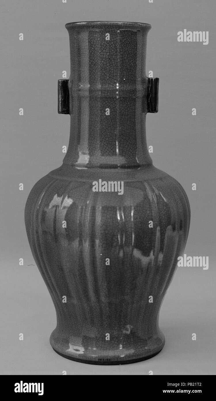 Schüssel. Kultur: China. Abmessungen: H.15 cm. (38,7 cm). Datum: Ende des 18. und der ersten Hälfte des 19. Jahrhunderts. Museum: Metropolitan Museum of Art, New York, USA. Stockfoto