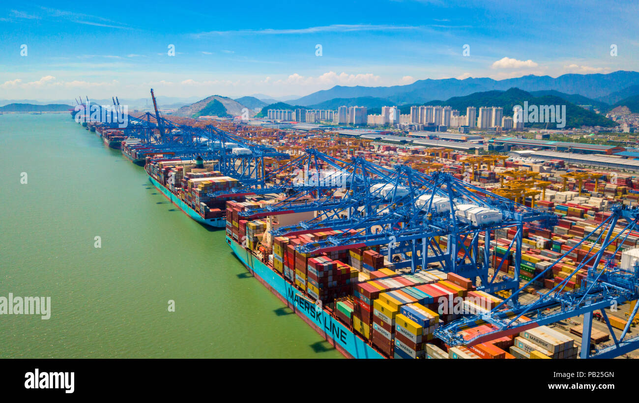 Luftaufnahme von Busan neuen Hafen von Südkorea. Containerschiff in Import Export und Logistik in Busan New Port. Stockfoto