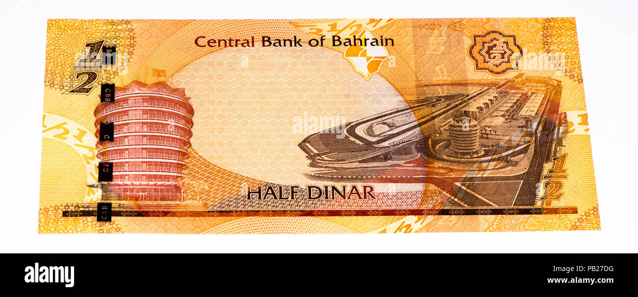 VELIKIE LUKI, Russland - Juli 30, 2015: die Hälfte Dinar von Bahrain. Dinar ist die nationale Währung von Bahrain Stockfoto