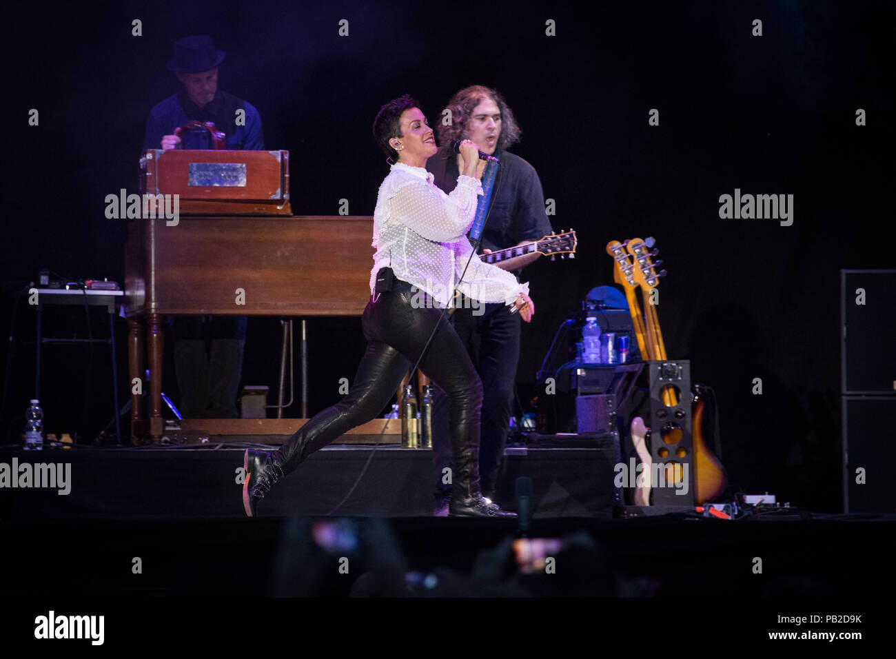 Mailand, 25. Juli. Alanis Morissette führt live in Mailand @ Ippodromo del Galoppo. Milano Sommer Festival © Davide merli/Alamy Stockfoto