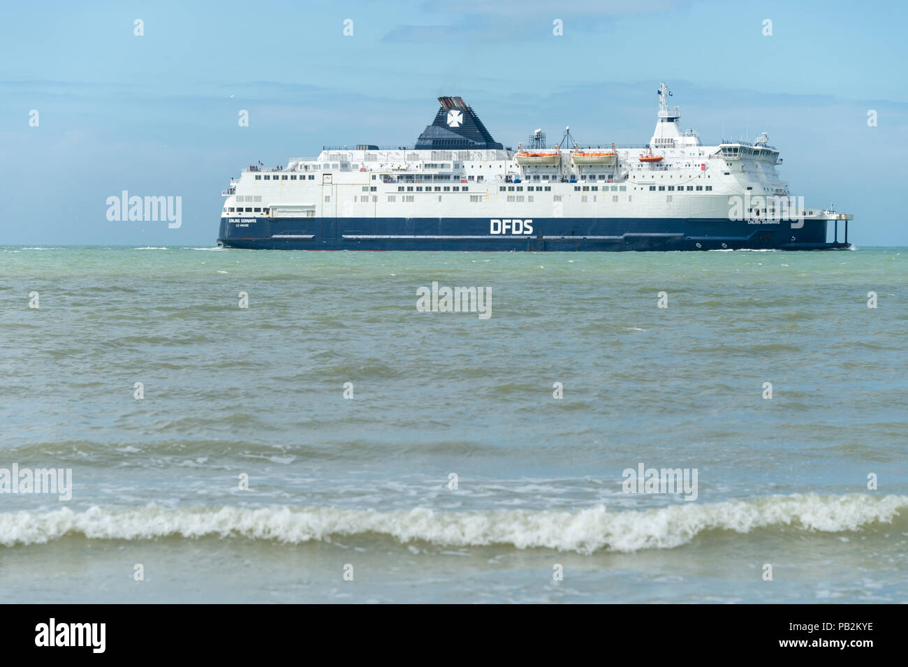 Calais, Frankreich - 19. Juni 2018: Eine DFDS Cross Channel Fähre anreisen nach Calais Stockfoto