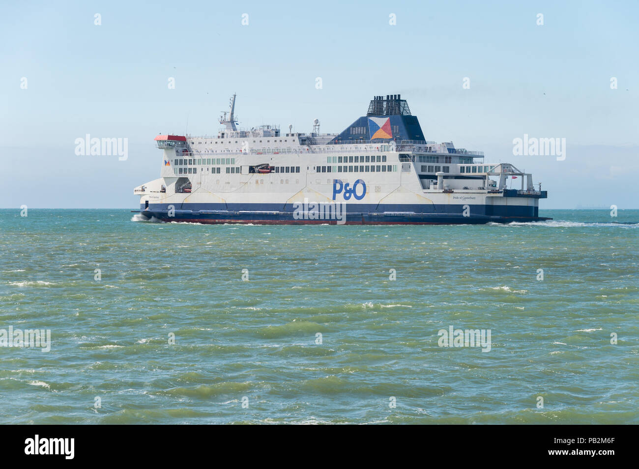 Calais, Frankreich - 19. Juni 2018: P&O Cross Channel Fähre auf dem Weg nach Dover, Großbritannien. Stockfoto