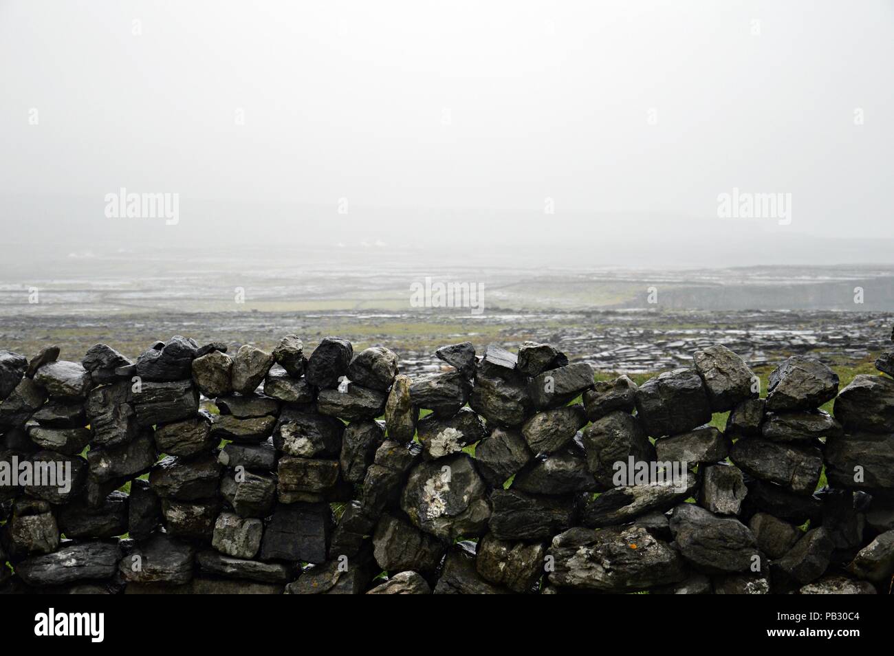Regentag auf Aran island Stockfoto