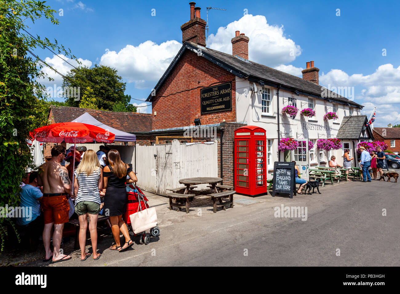 Ein traditionelles Pub im Dorf Fairwarp, Sussex, Vereinigtes Königreich Stockfoto