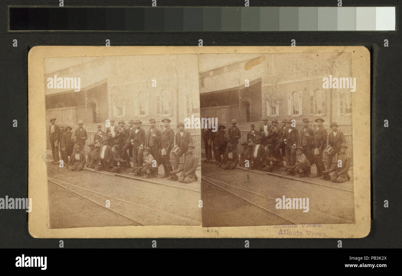 1811 Ansicht des afrikanischen amerikanischen Schuhputzmaschine/ Jungen posieren entlang der Straßenbahn Tracks (Nypl b 11707424-G90F 147 013 ZF) Stockfoto