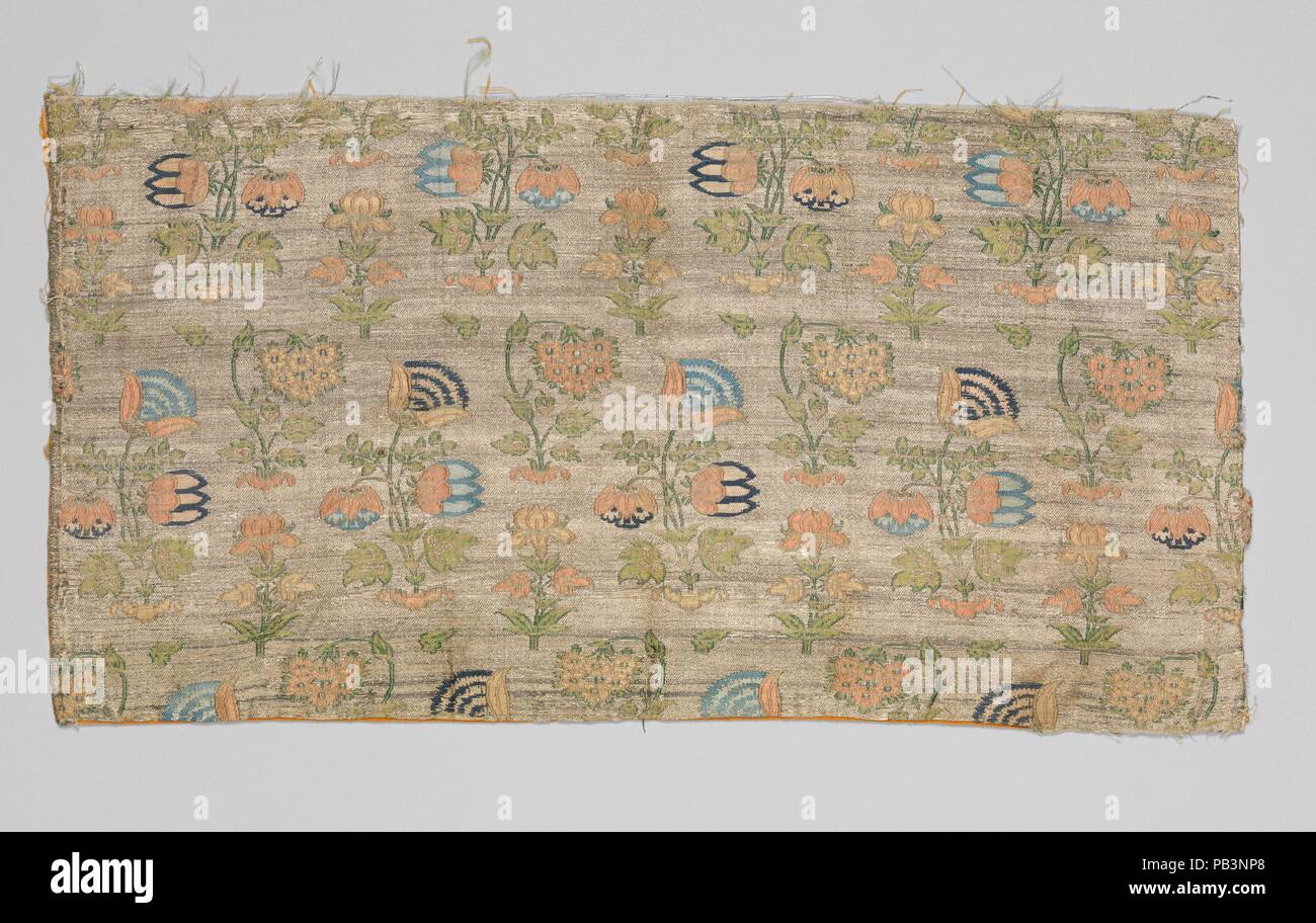 Textile Fragment. Abmessungen: L: 9.25 in (23,5 cm) x W: 18 (45,7 cm). Datum: 16. bis 17. Jahrhundert. Museum: Metropolitan Museum of Art, New York, USA. Stockfoto