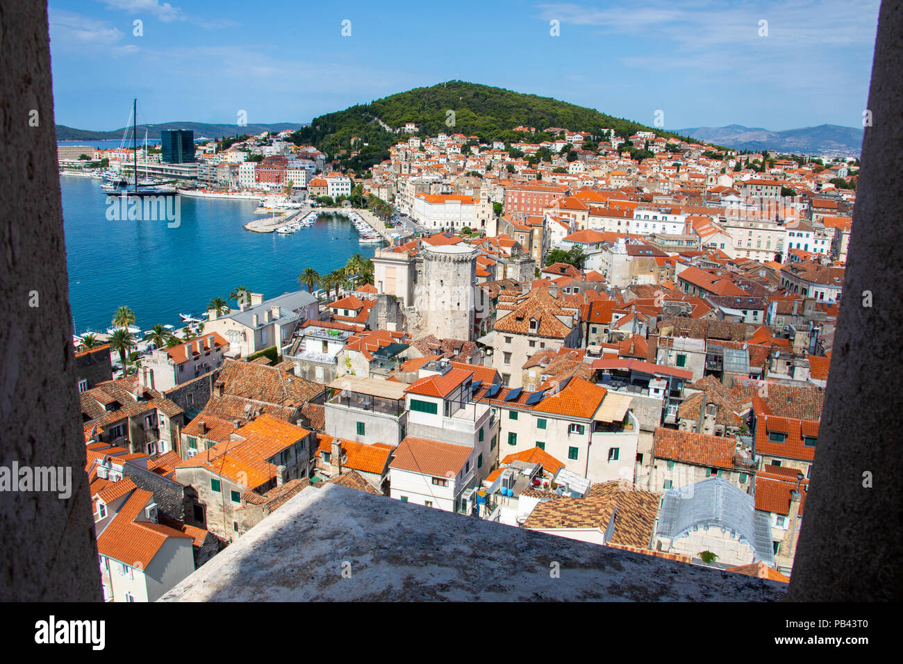Venezianischen Turm oder Mletačka Kula vom Glockenturm der Kathedrale, Altstadt, Split, Kroatien Stockfoto