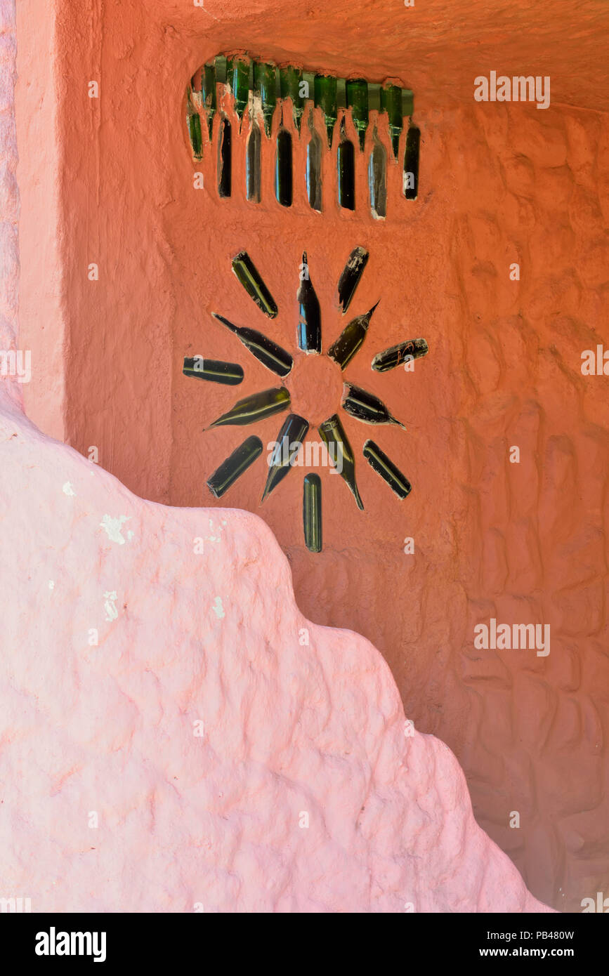 Straßenszene in der Stadt - Building Design Details, Puerto Baquerizo Moreno, Insel San Cristobal, Ecuador Stockfoto