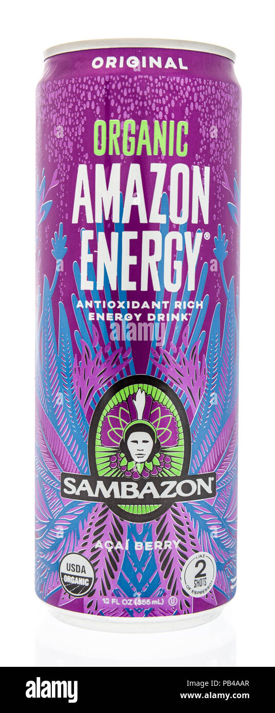 Winneconne, WI - 25 Juli 2018-A kann der Organischen amazon Energie durch Sambazon auf einem isolierten Hintergrund. Stockfoto