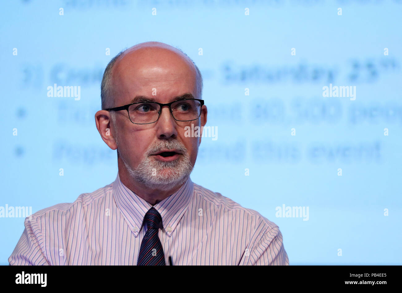 Tim Gaston, nationalen Transport Authority, während einer Pressekonferenz in Bezug auf öffentliche Sicherheit und Verkehr Informationen über den Besuch von Papst Franziskus nach Irland im nächsten Monat, der erste Papstbesuch in Irland seit 1979. Stockfoto