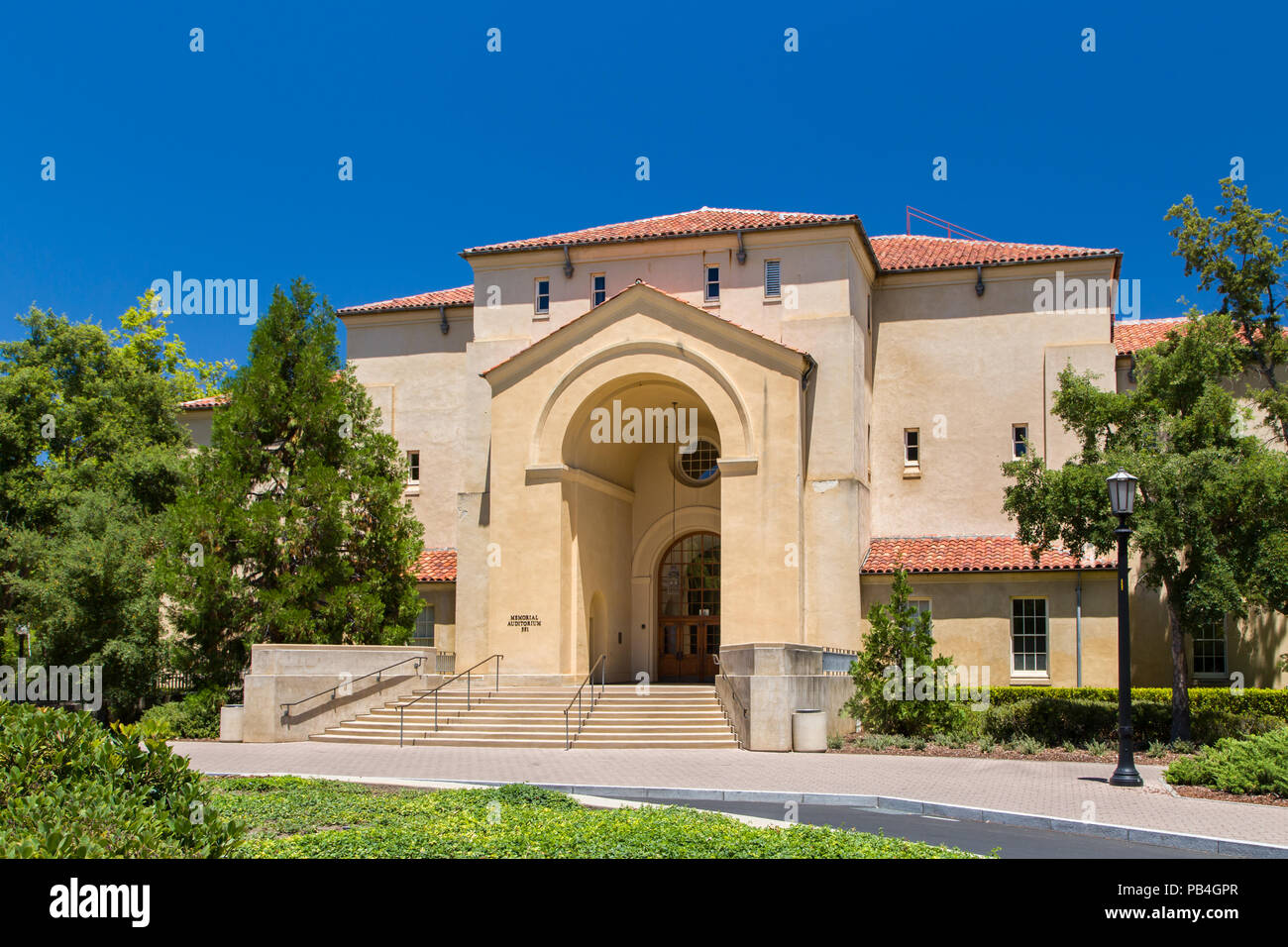 STANFORD, VEREINIGTE STAATEN - 6. Juli: Stanford Memorial Auditorium auf dem Campus der Stanford University. Stockfoto