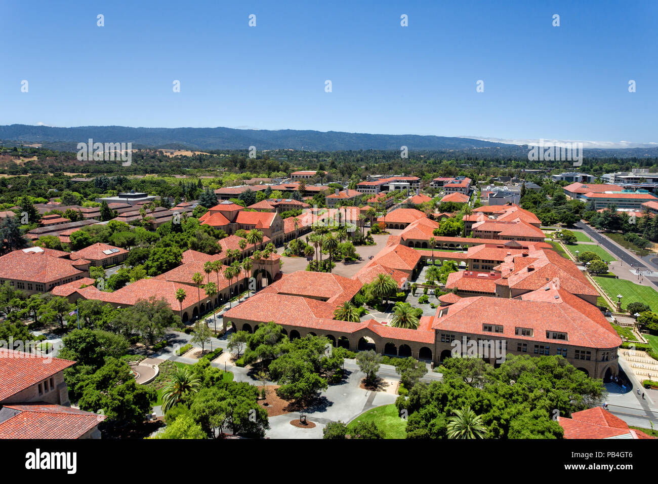 STANFORD, VEREINIGTE STAATEN - 6. Juli: Ansicht des Main Quadrant von Gebäuden an der historischen Standford University. Juli 6, 2013. Stockfoto