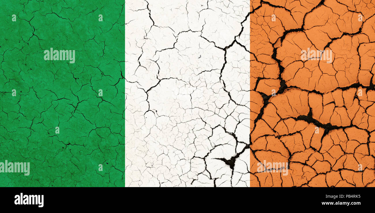 Eine gerissene und Fragilen irischen Flagge Stockfoto