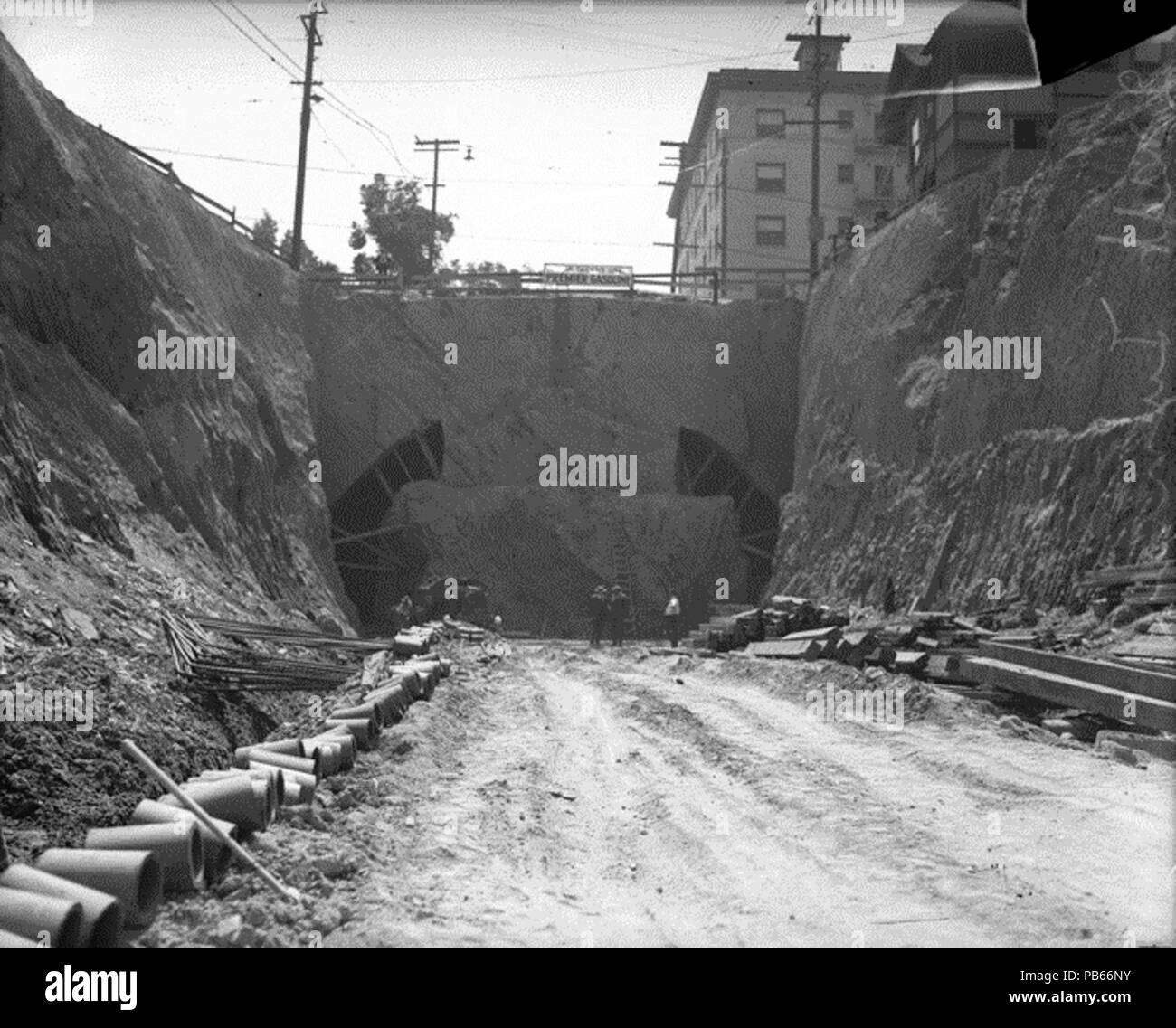 1304 Zweite Straße tunnel Baustelle vor dem Bohren des Tunnels in Los Angeles, Calif., 1921 Stockfoto