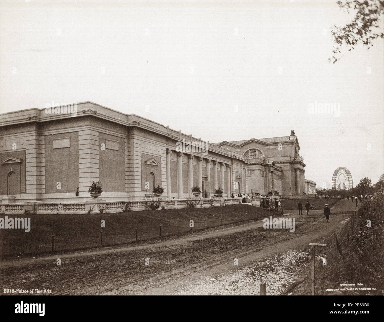 1158 Palast der Schönen Künste an der Weltausstellung 1904. Blick von Osten auf das Riesenrad Stockfoto