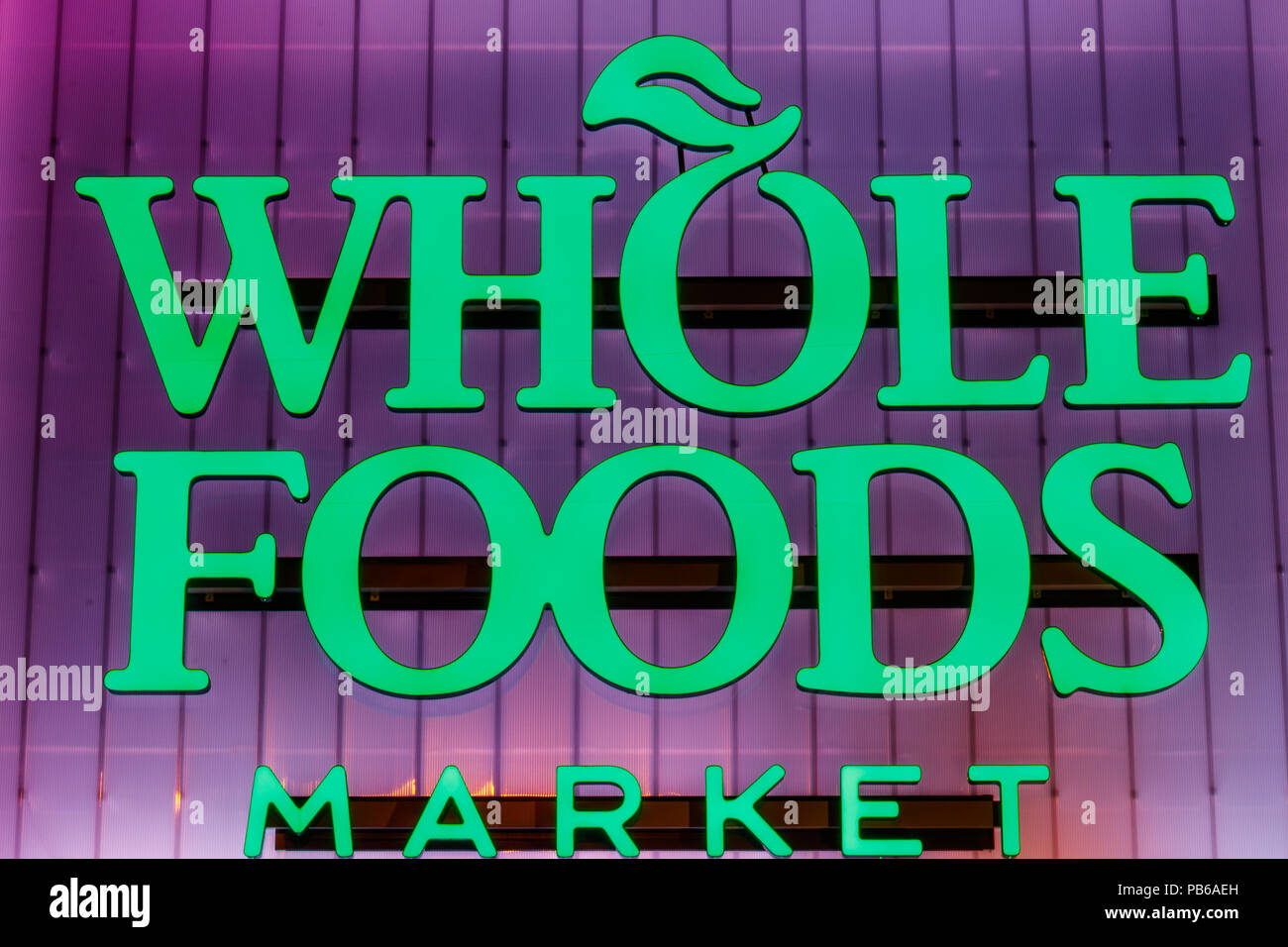 Indianapolis - ca. Juli 2018: Whole Foods Market. Amazon baut Whole Foods Lieferung in verschiedenen Staaten der USA V Stockfoto