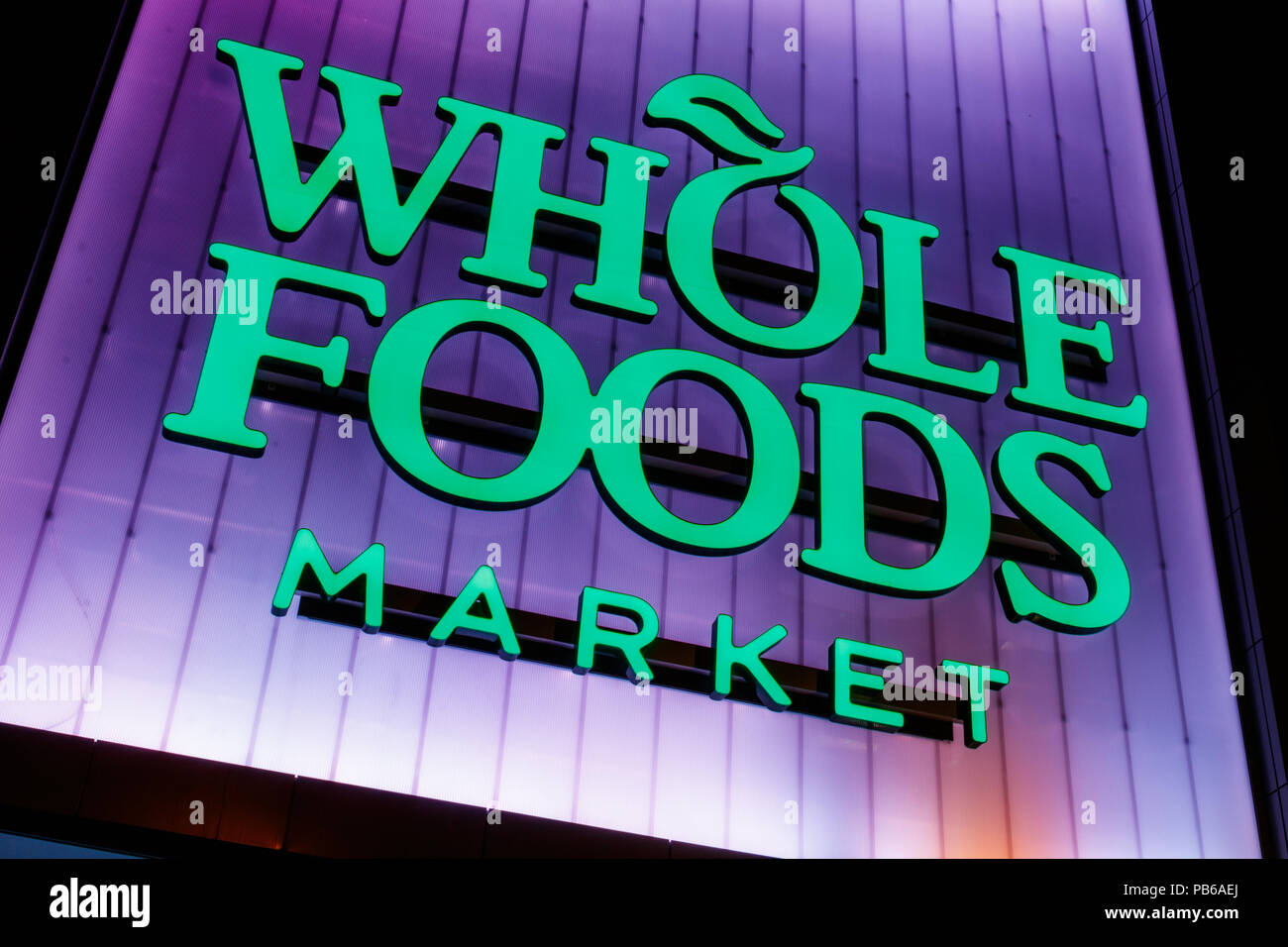 Indianapolis - ca. Juli 2018: Whole Foods Market. Amazon baut Whole Foods Lieferung in verschiedenen Staaten der USA IV. Stockfoto