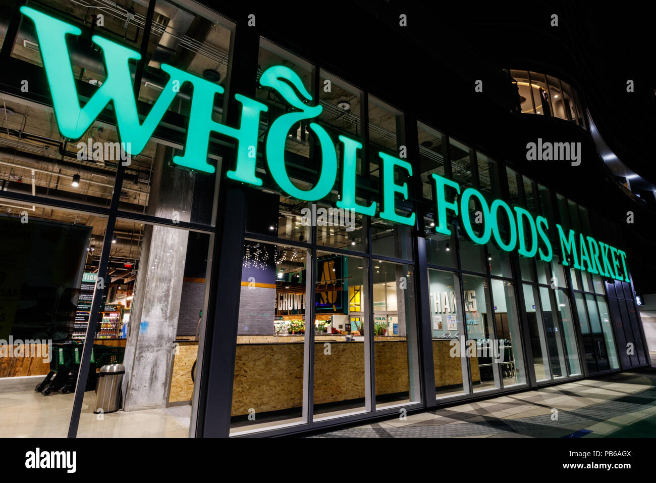 Indianapolis - ca. Juli 2018: Whole Foods Market. Amazon baut Whole Foods Lieferung in verschiedenen US-Staaten VI. Stockfoto
