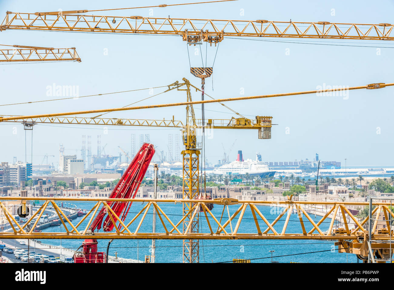 Crains auf der Baustelle von Gebäude Stockfoto