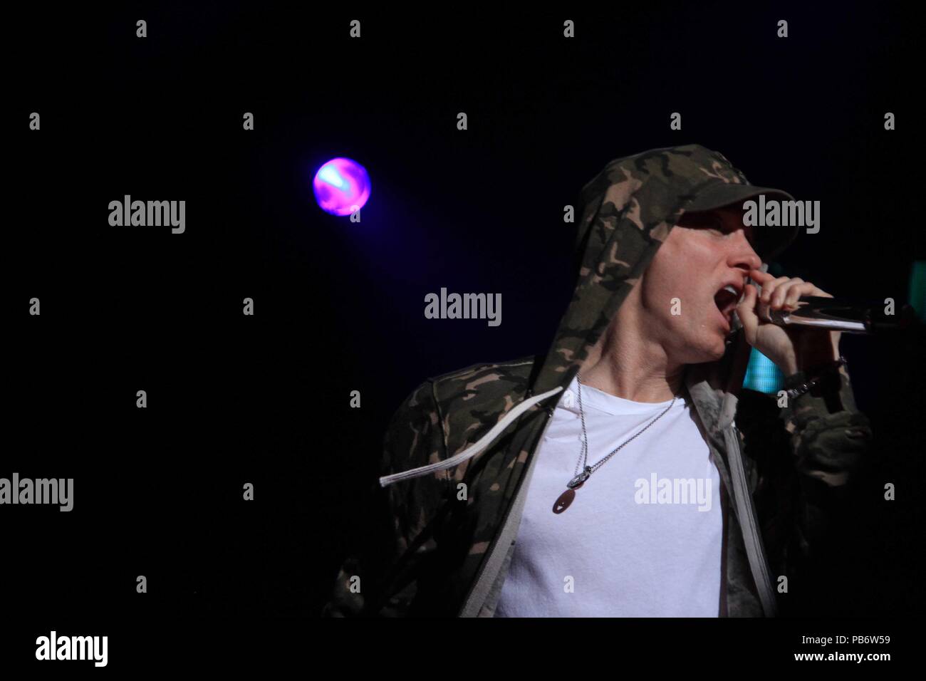 EMINEM Konzert in G-Shock zum 30. Geburtstag Party in Basketball City Pier 36 South Street 8-8-2013 Foto von John Barrett/PHOTOlink/MediaPunch Stockfoto