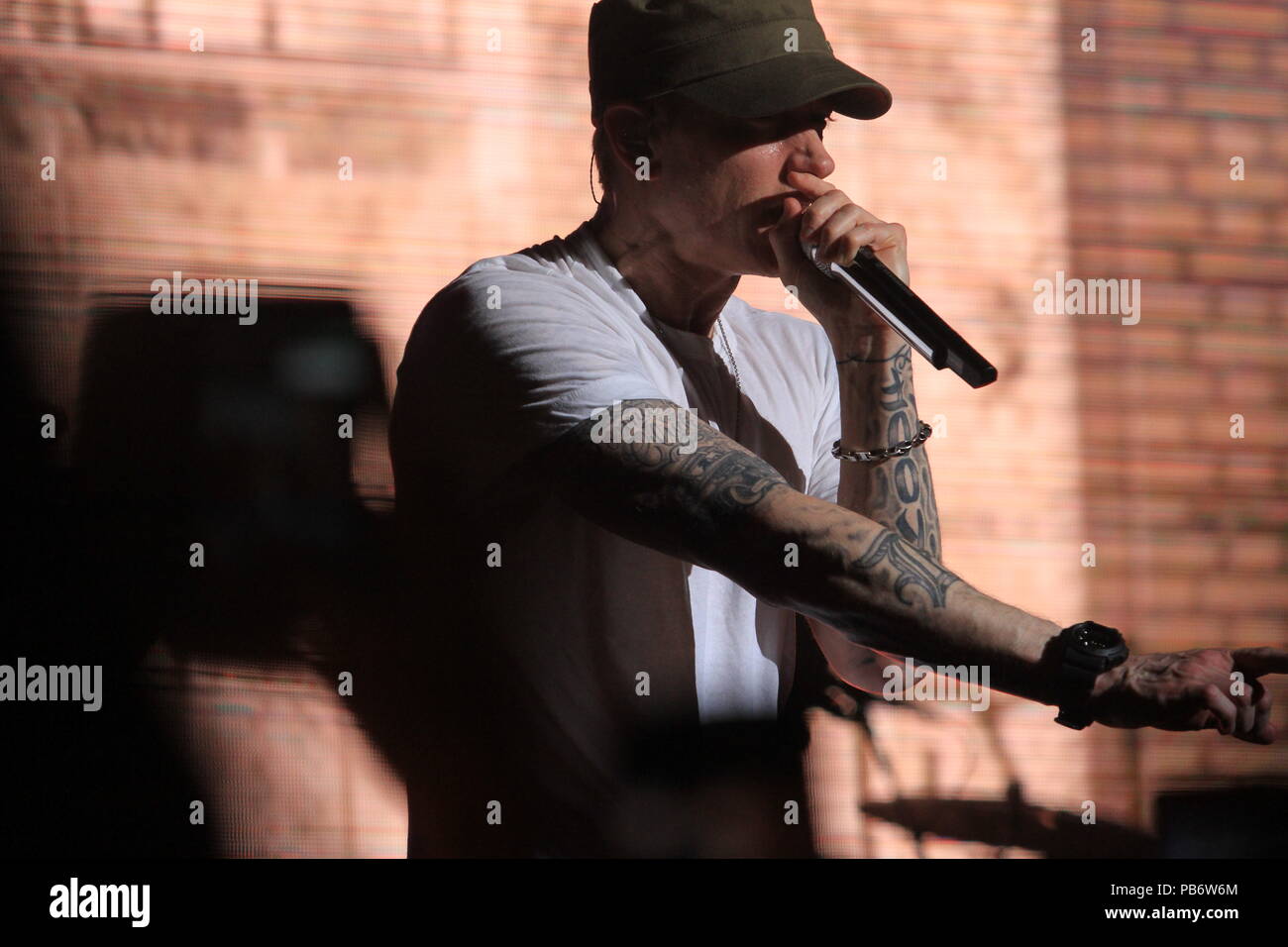 EMINEM Konzert in G-Shock zum 30. Geburtstag Party in Basketball City Pier 36 South Street 8-8-2013 Foto von John Barrett/PHOTOlink/MediaPunch Stockfoto