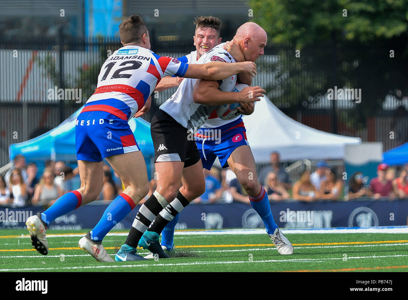 Juli 21, 2018. Toronto, Kanada - Cory Paterson wird durch zwei Rivalen gehalten während der Runde 22 der Betfred Meisterschaftspiel zwischen Toronto Wolfpack (Ca Stockfoto