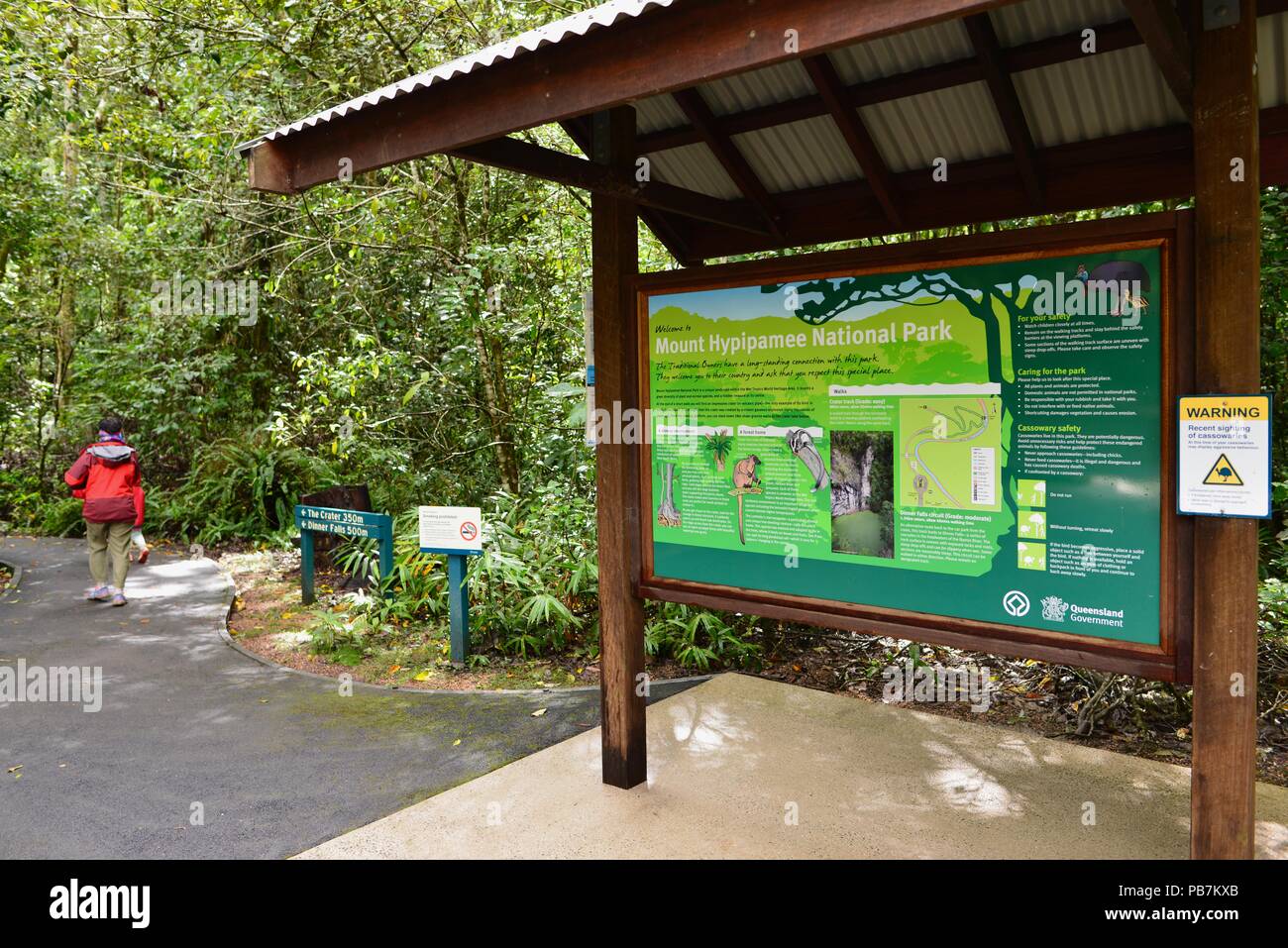 Mount Hypipamee National Park Information Zeichen, Abendessen fällt und die Krater entfernt, Atherton Tablelands, QLD, Australien Stockfoto