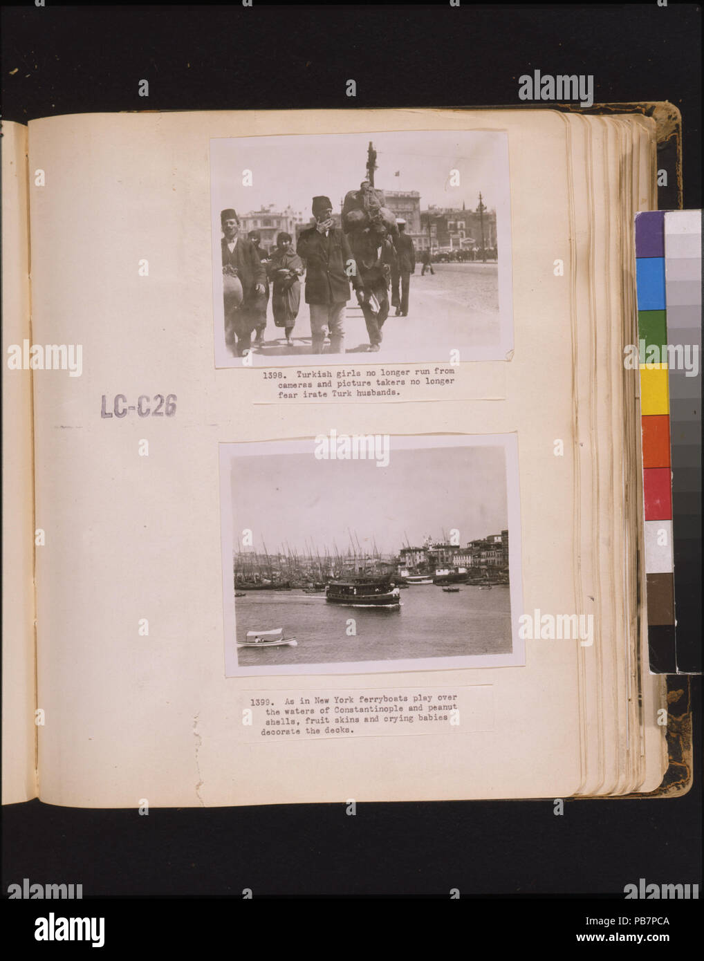 1777 türkischen Mädchen nicht mehr von der Kamera und die Picture Taker laufen nicht mehr Angst zornige Turk Ehemänner LCCN 2011649911 Stockfoto