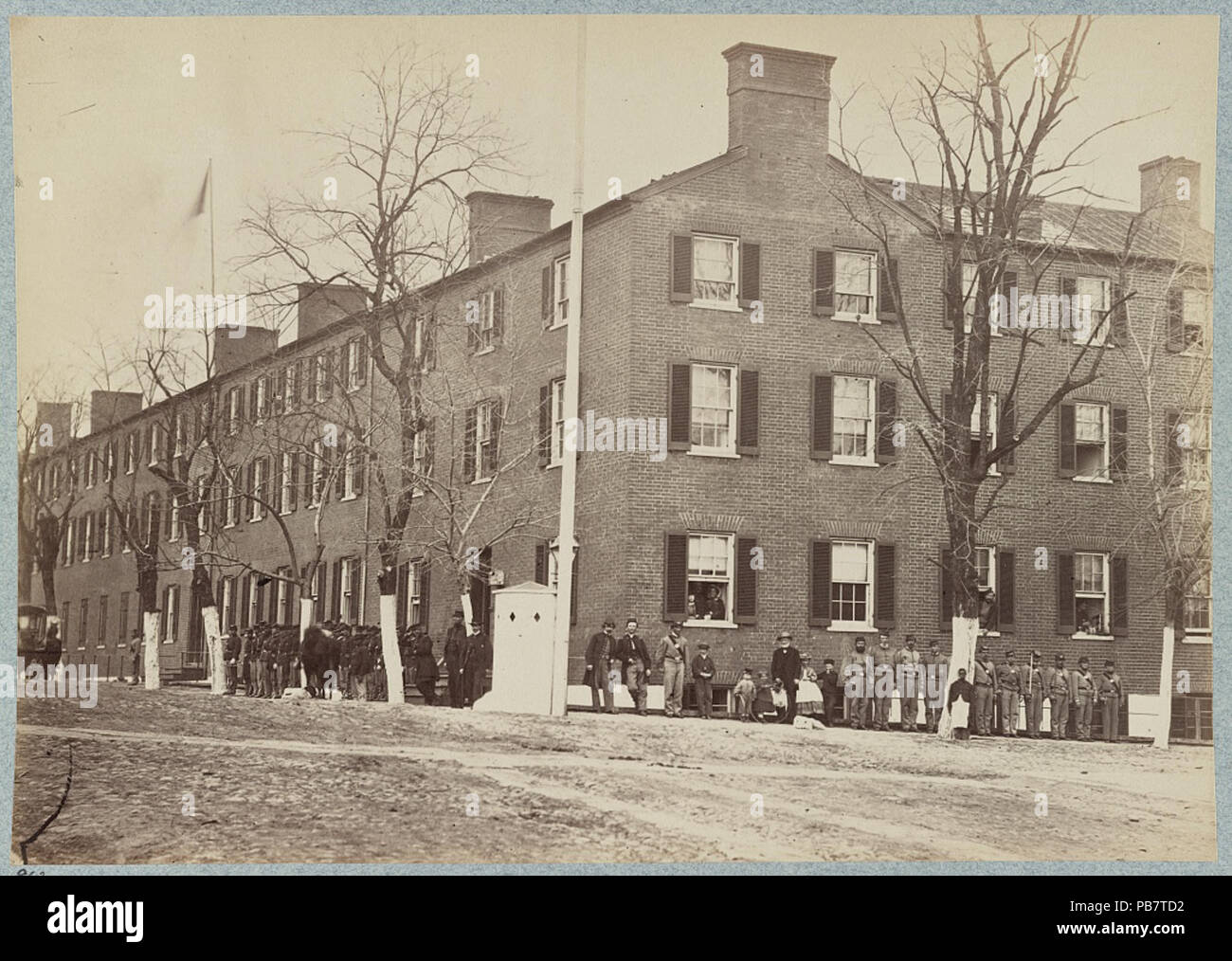 1835 in Washington, D.C., Gruppe vor Gebäude 34787 v Stockfoto