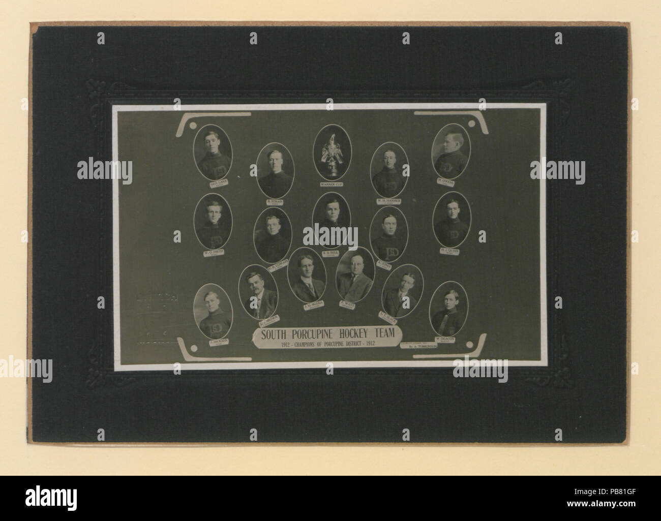 1553 South Porcupine Hockey Team Champions von Porcupine District, 1912 (HS 85-10 -25391) Original Stockfoto