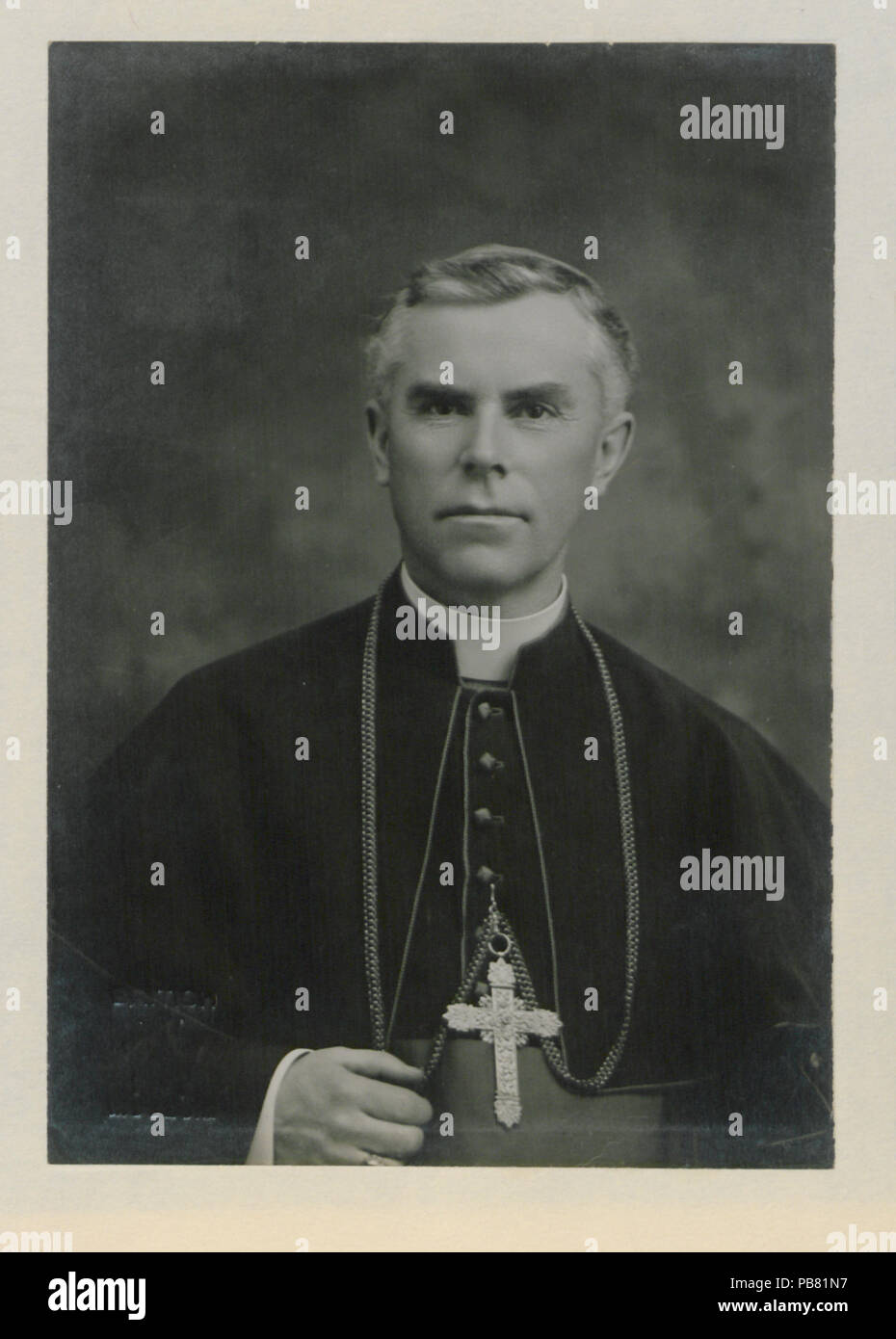 1055 Monseigneur Brunette (HS 85-10 -27811 F) Original Stockfoto