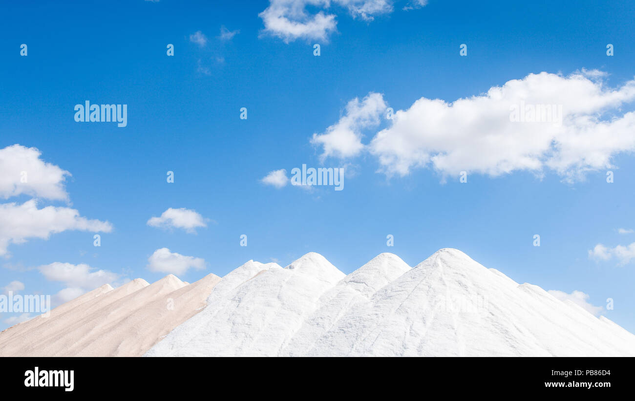 Fleur de Sel in der Salzgewinnung Salz berge Storage Stockfoto