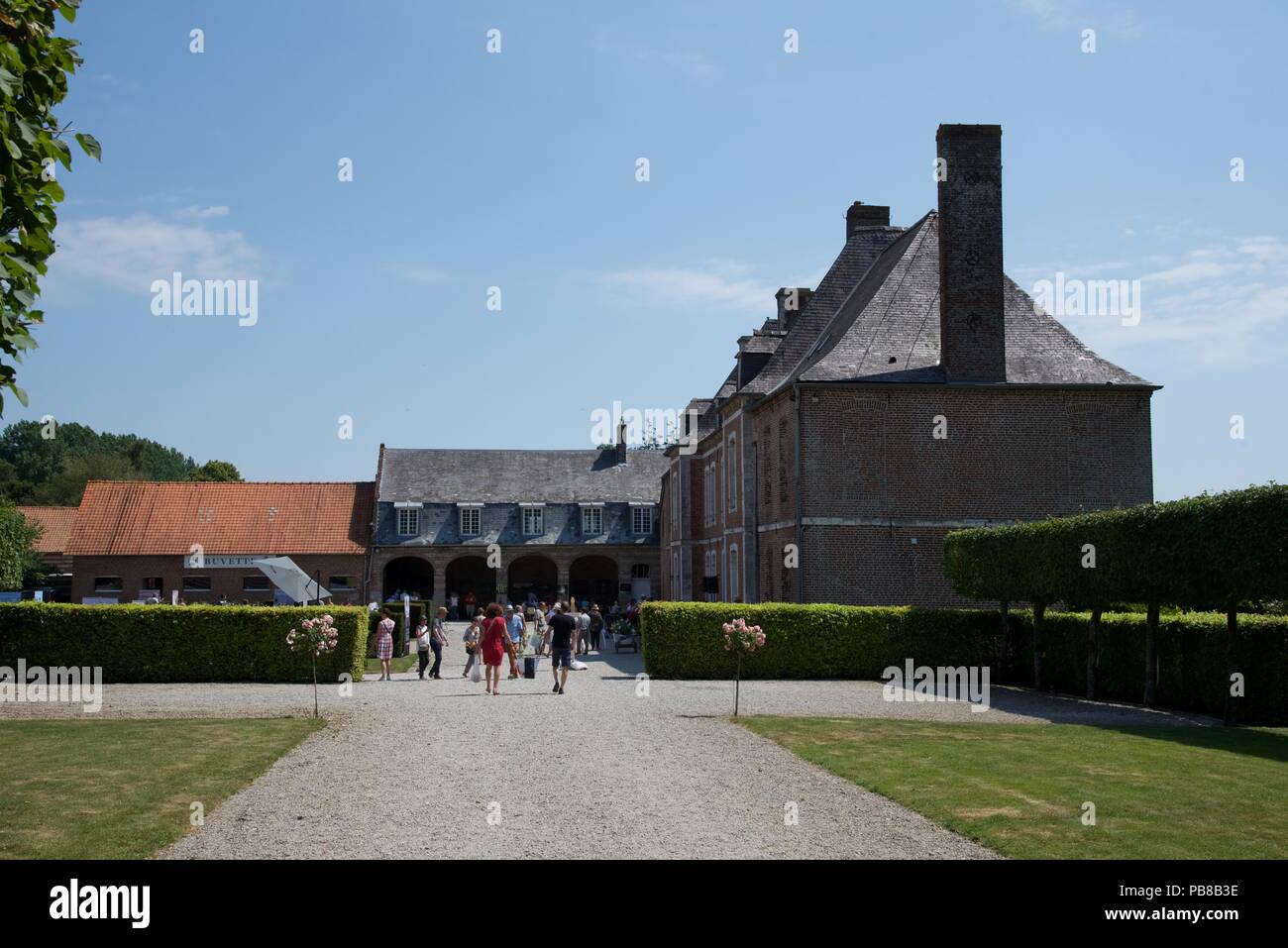 Chateau D Erin Ein Tag Der Offenen Tur Im Chateau Spielt Wirt Zu