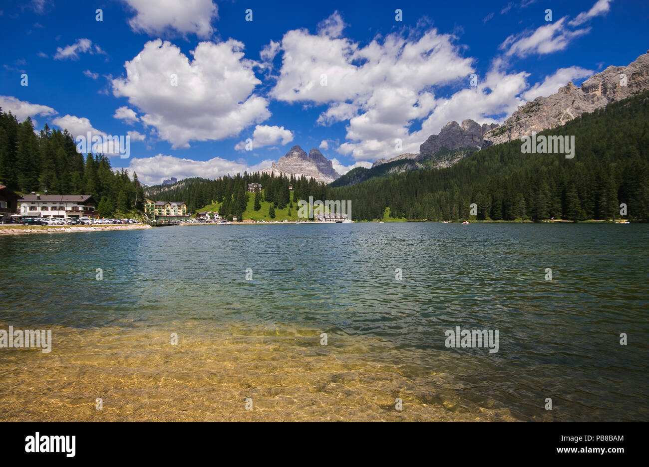 Schönen Sommer Blick auf den Lago Misurina. Dolomiten. Italien Stockfoto