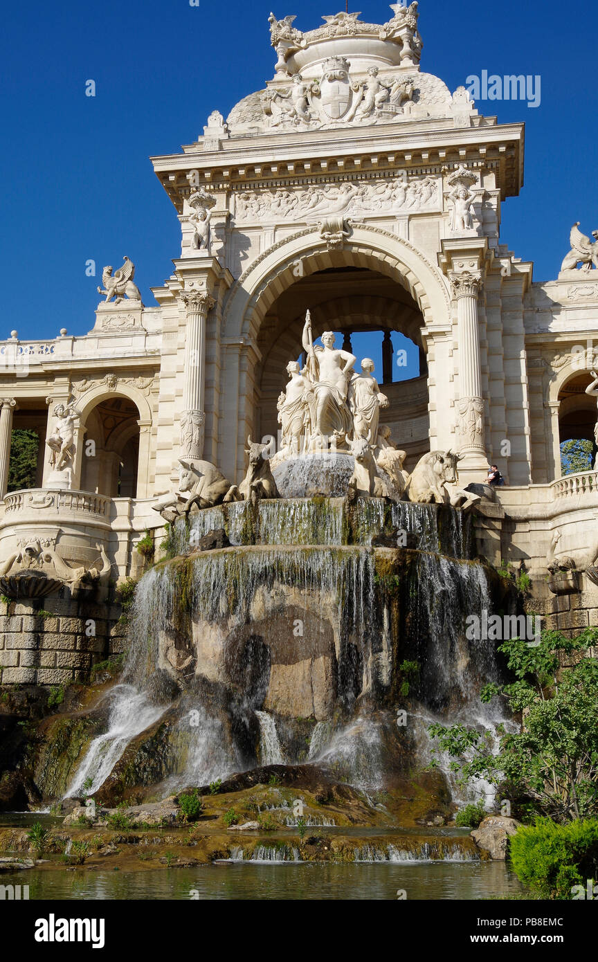 Der fabelhaften Palais Longchamp in Marseille, Frankreich, bestehend aus 2 Museen, Wasserburg, Kolonnaden, Brunnen und Skulptur Stockfoto