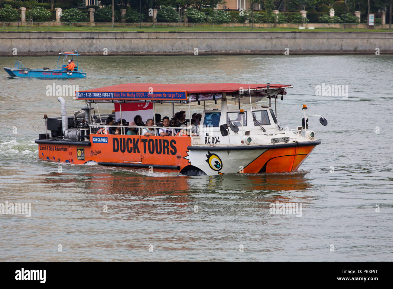 Duck Tours in Singapur für die Touristen, die die Aussicht auf Singapur durch den Fluss zu erkunden. Stockfoto