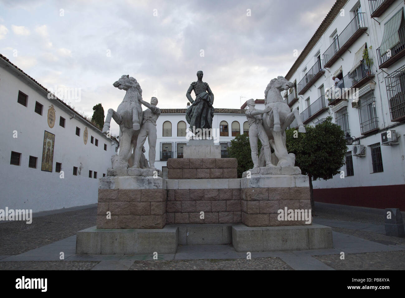 Juni 10, 2018 - Córdoba, Spanien - Denkmal Manolete, berühmten Spanischen Stierkämpfer. Córdoba war die Hauptstadt des späteren Hispania in die Zeiten der römischen Republik, oder der Bética Provinz während des Römischen Reiches und das Kalifat von Córdoba während der moslemischen Ära. Credit: Lito Lizana/SOPA Images/ZUMA Draht/Alamy leben Nachrichten Stockfoto