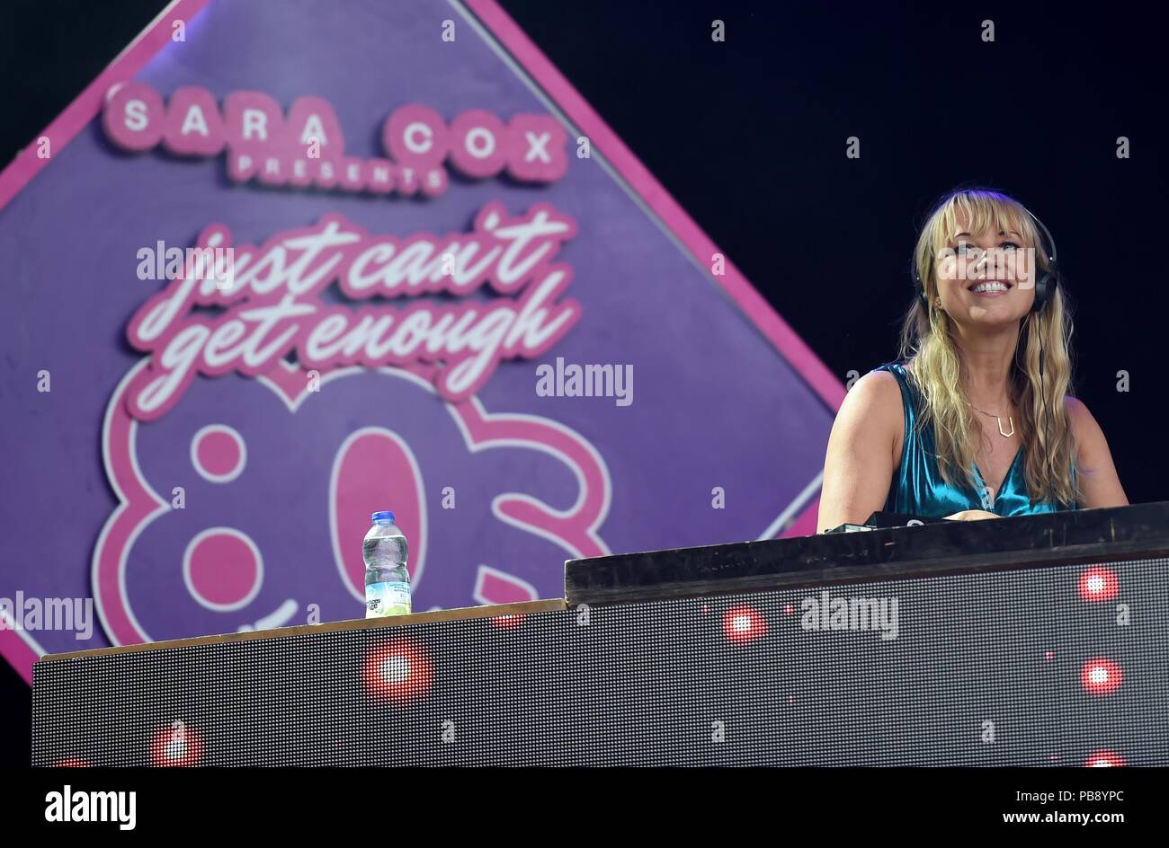 Sara Cox, DJ Sara Cox im Camp Bestival 2018. Credit: Finnbarr Webster/Alamy leben Nachrichten Stockfoto