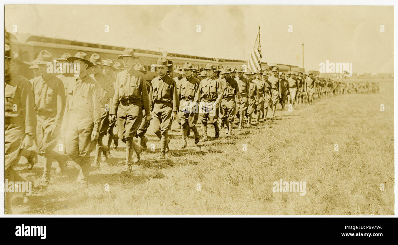 1549 Soldaten in Formation marschieren Stockfoto