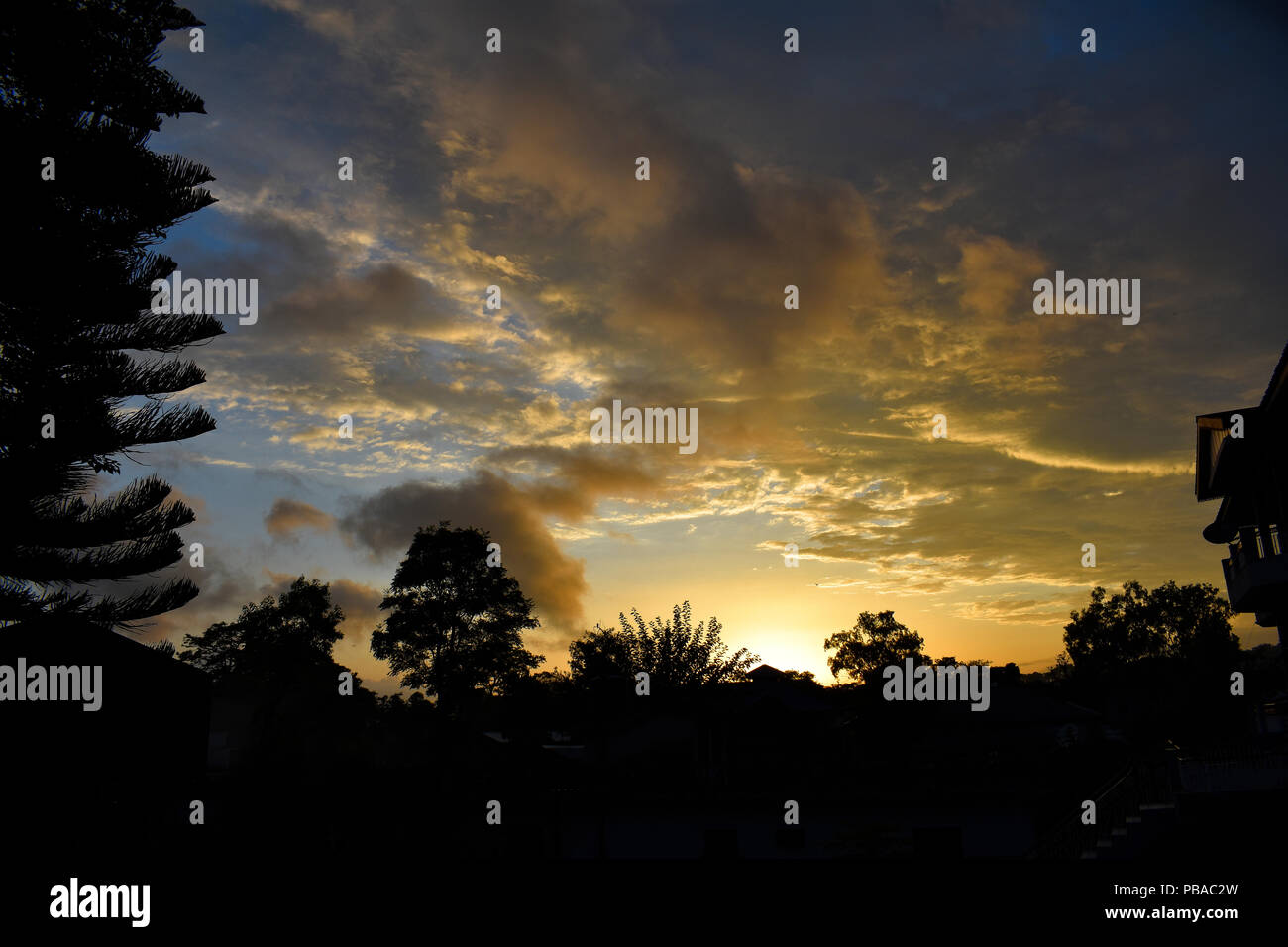 Abend-Wolken Stockfoto