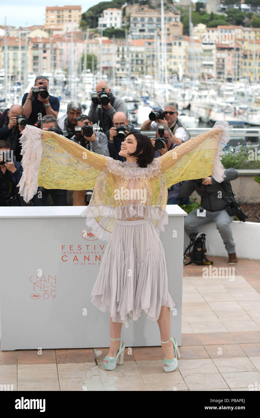 Mai 13, 2016 - Cannes, Frankreich: Soko besucht die 'La Danseuse" fotoshooting während des 69. Filmfestival in Cannes. Soko lors du 69eme Festival de Cannes. *** Frankreich/KEINE VERKÄUFE IN DEN FRANZÖSISCHEN MEDIEN *** Stockfoto