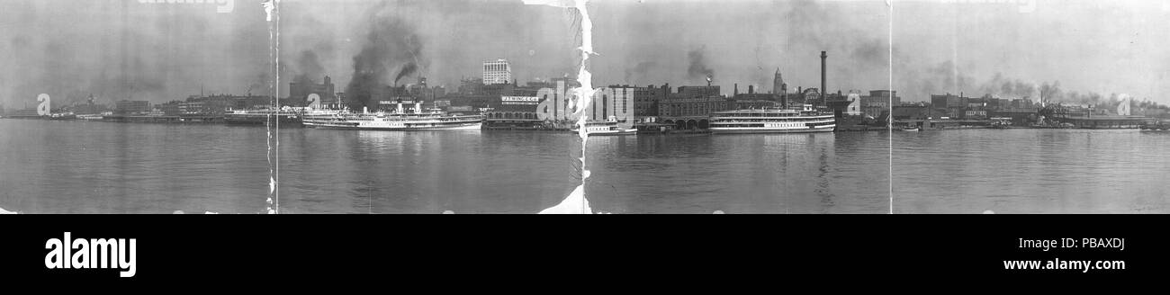 . Englisch: Riverfront Panorama von Detroit, Michigan, 1908. ca. 1908 1039 MI Riverfront Detroit 1908 Stockfoto