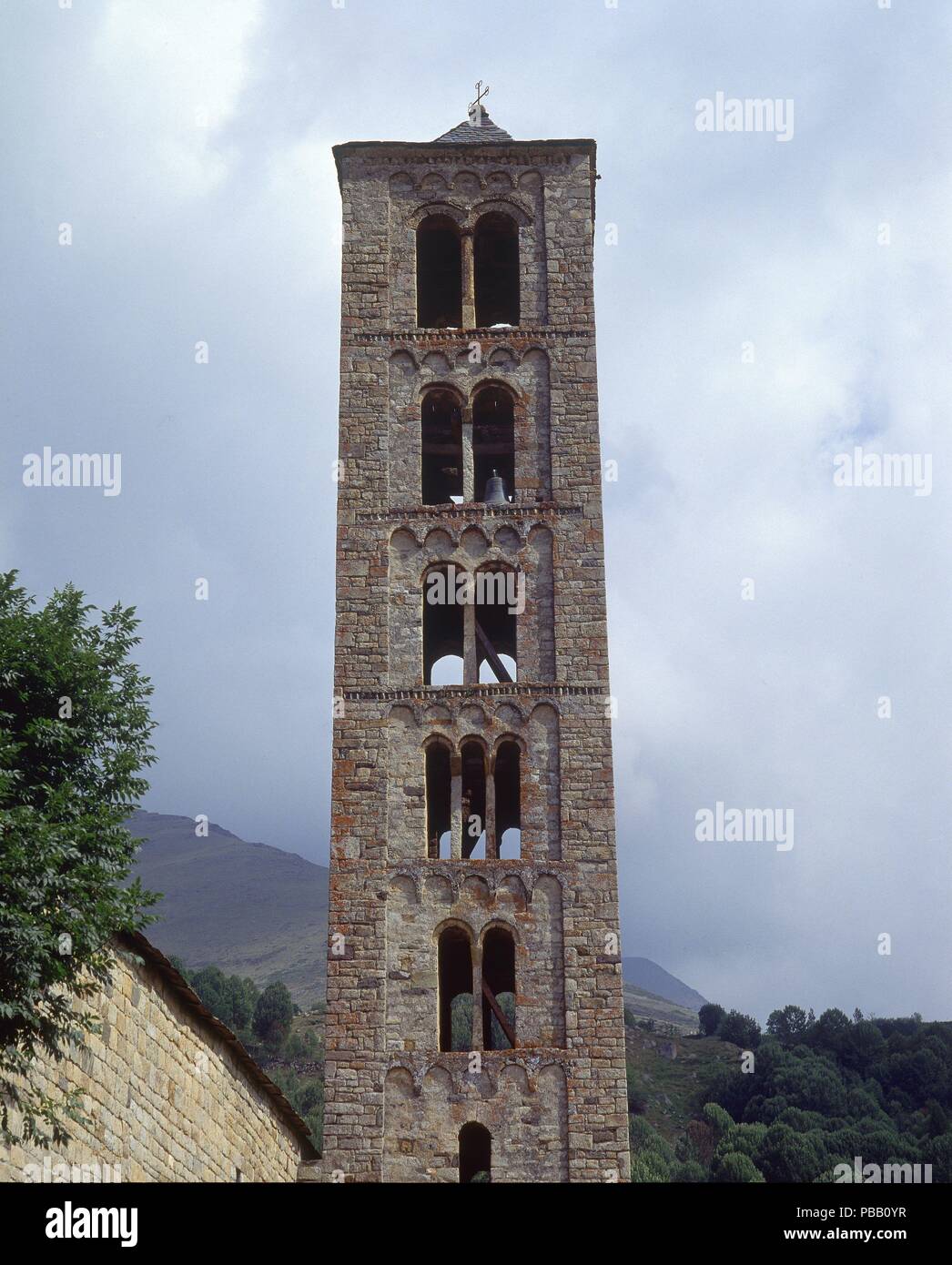 TORRE DE LA IGLESIA DE SAN CLEMENTE DE TAULL - SIGLO XII-ROMANICO ESPAÑOL. Lage: Iglesia de San Clemente, TAHULL/TAULL, MALLORCA, SPANIEN. Stockfoto