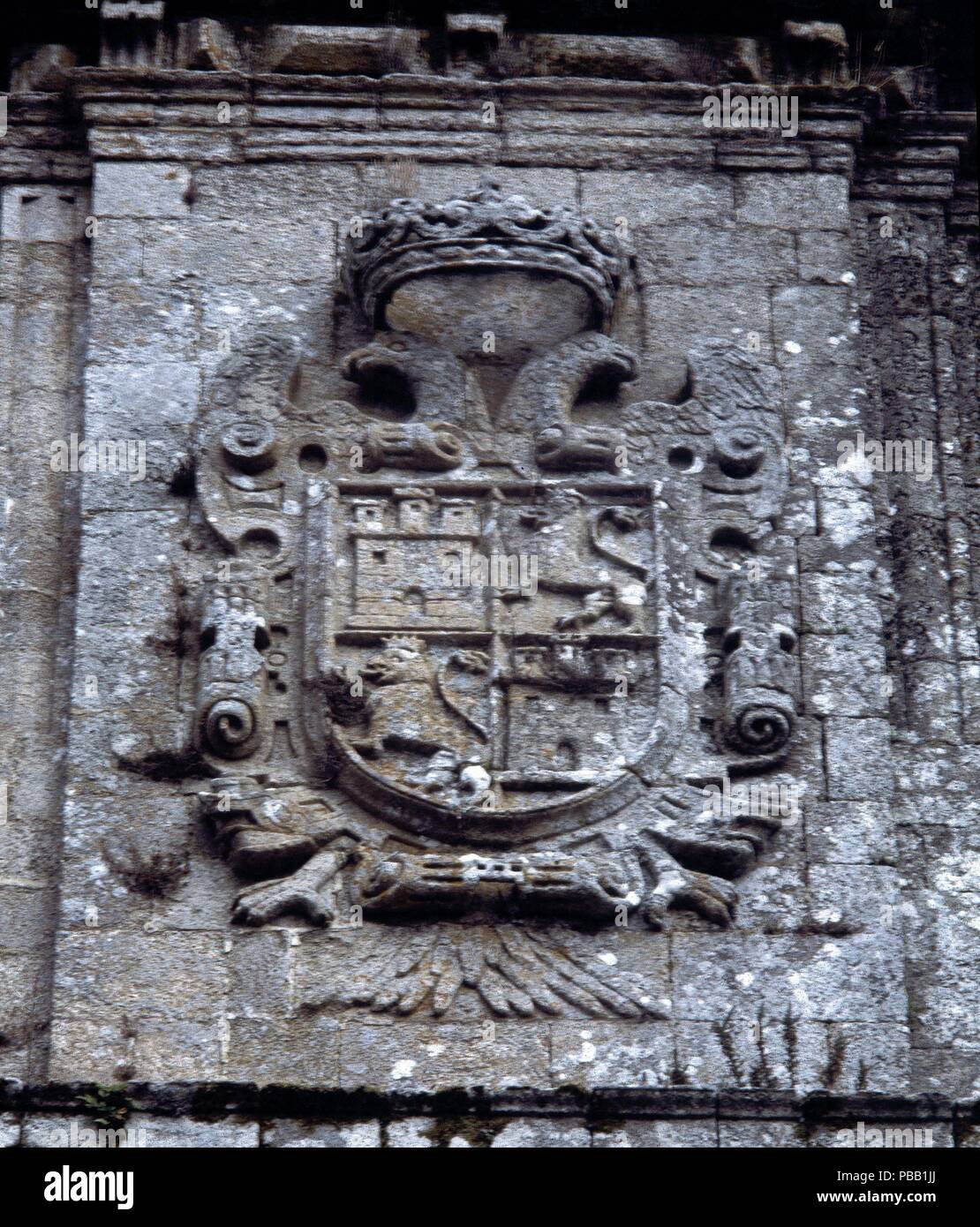 ANTIGUO ESCUDO DE ESPAÑA. Lage: MONASTERIO, OSERA/OSEIRA, Orense, Spanien. Stockfoto