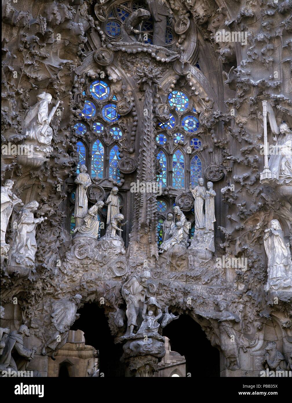 Fachada Del Nacimiento Sagrada Familia Autor Antoni Gaudi 1852 1926 Ort Sagrada Familia Barcelona Spanien Stockfotografie Alamy